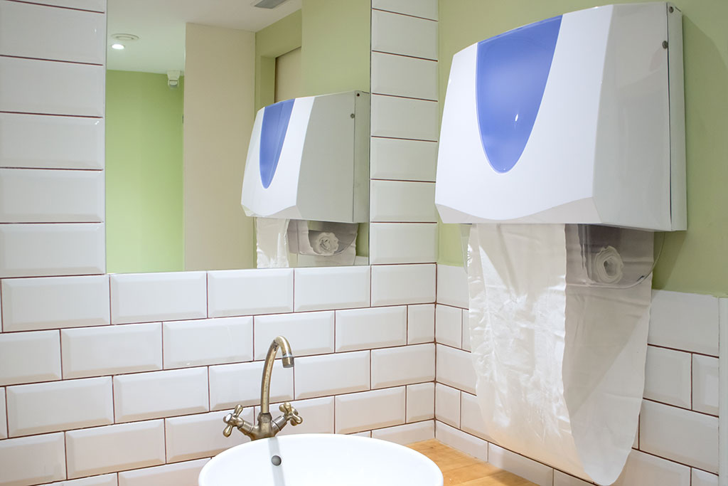 Survey Addresses Paper Towels Vs. Hand Drying Debate